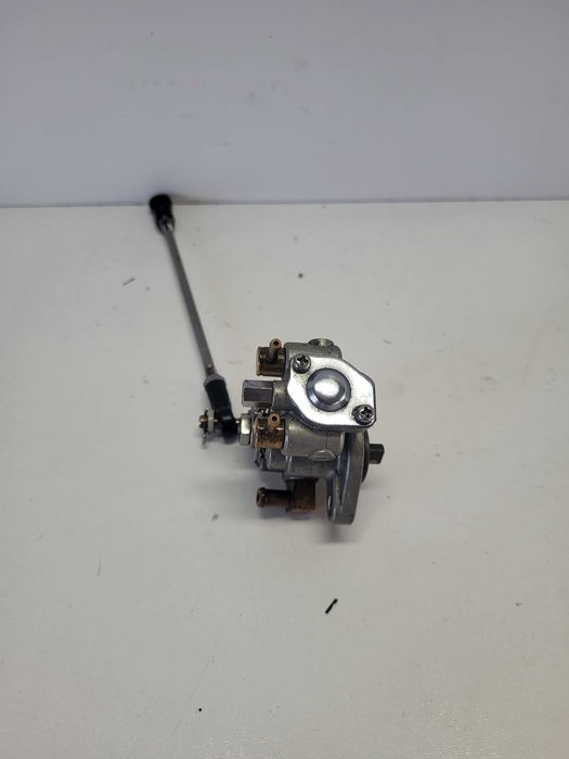 Pompka wtrysku oleju suzuki dt 40 silnik zaburtowy