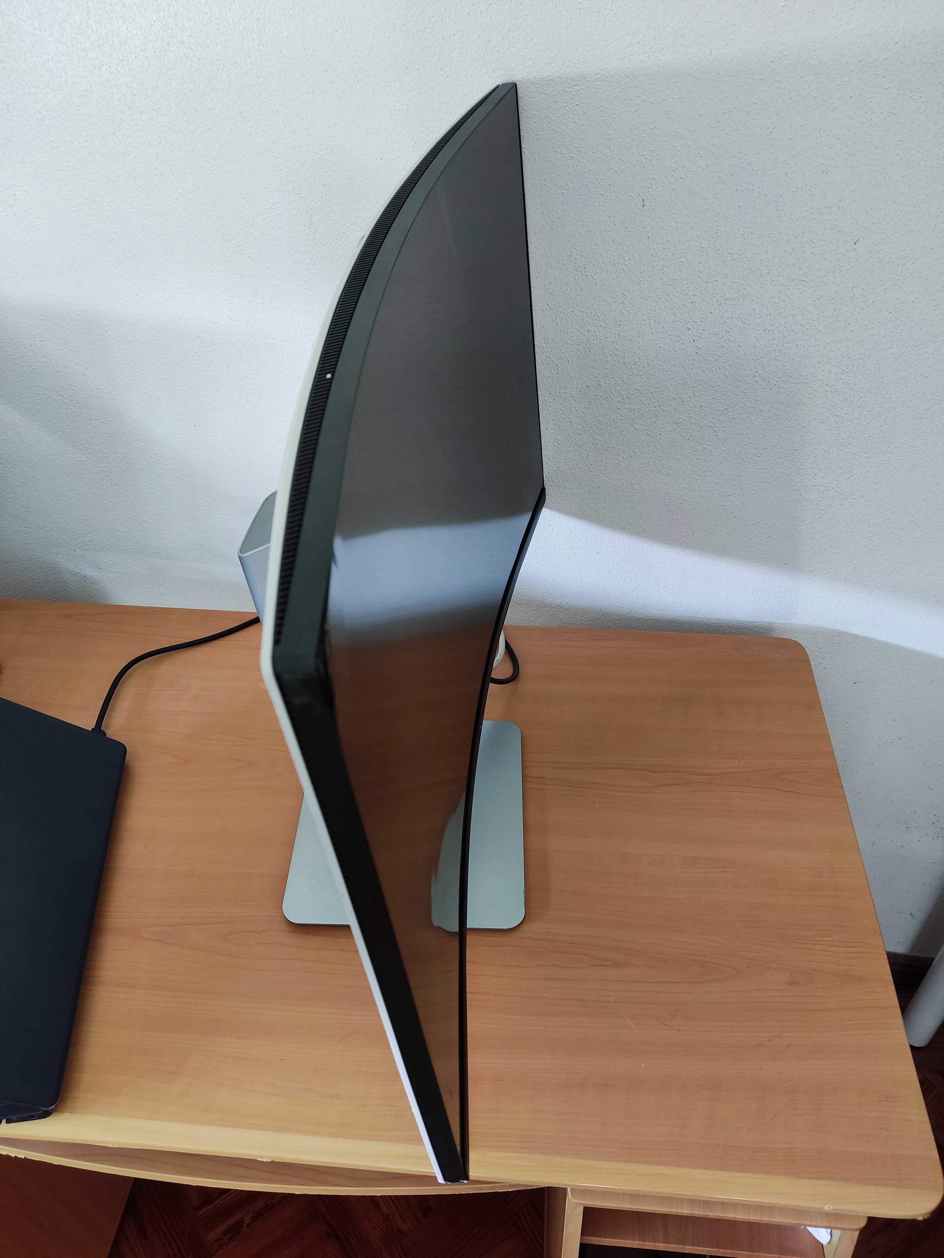 Ecrã Dell S3221QS - Danificado