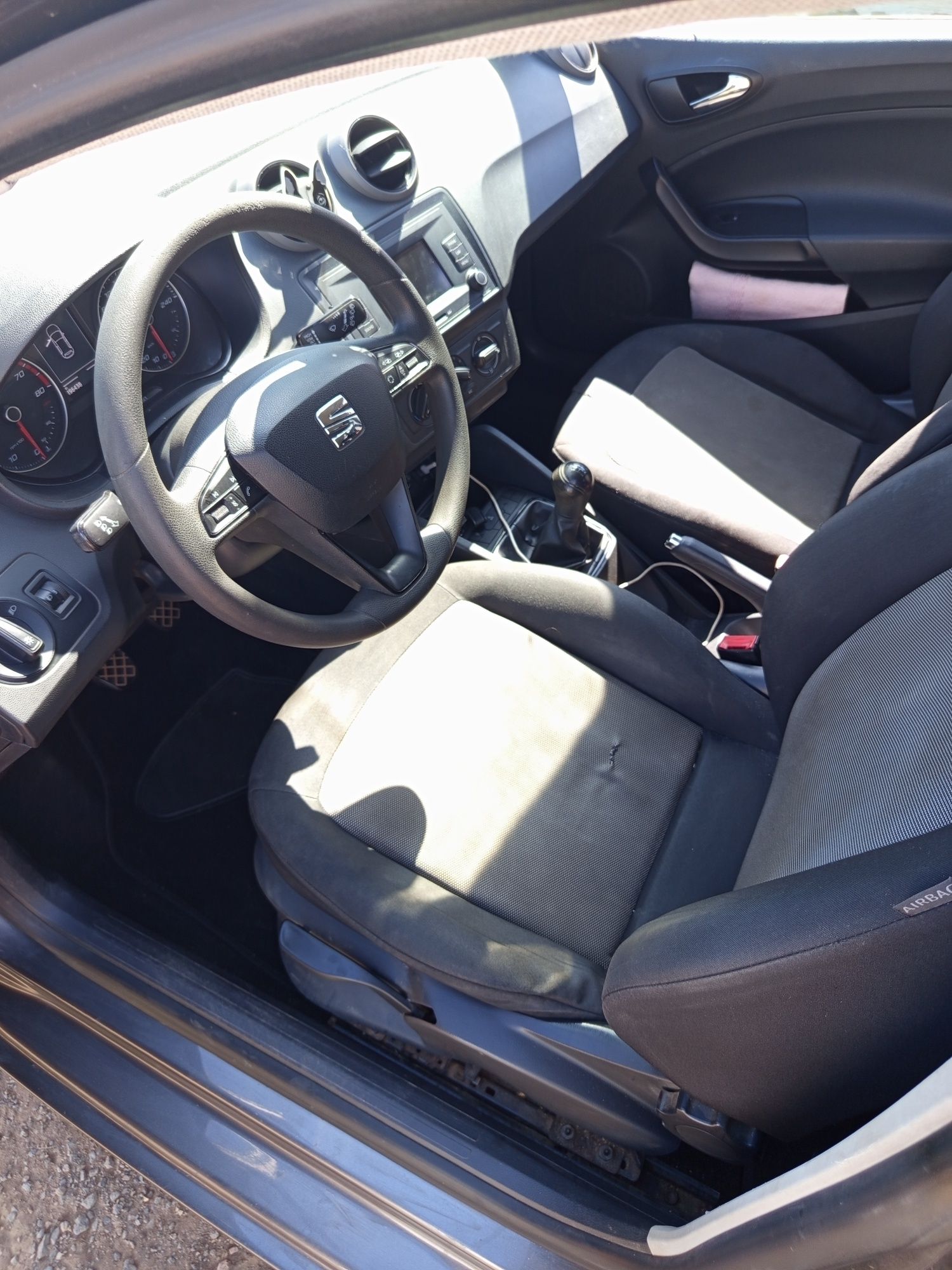 SEAT Ibiza Reference 1.0 a gasolina 2016