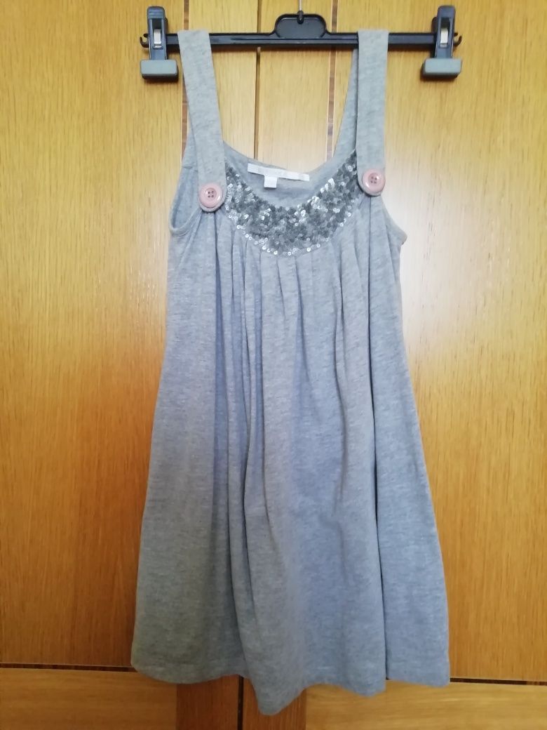 Várias blusas e camisas, tamanho S e XS