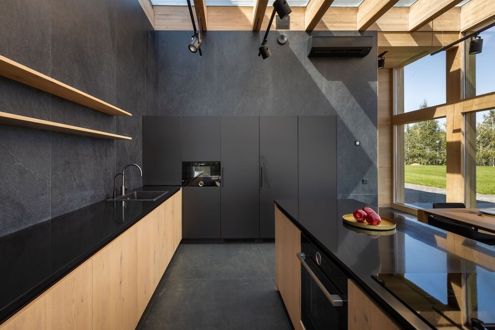 Дом-бункер Джеймса Бонда от KAGER на Киевском море за btc. Свой пляж!