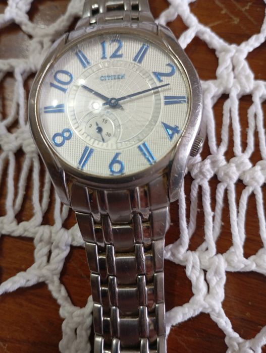 Vendo este relógio muito bonito bom estado codra