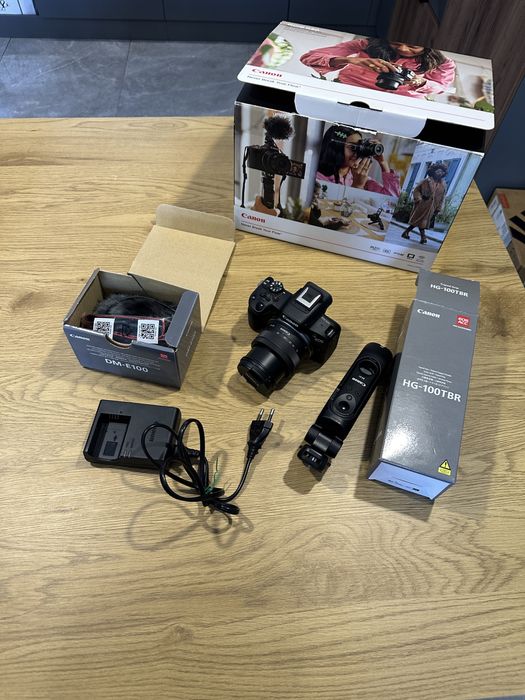 Фотоапарат Canon EOS R50 + Canon HG-100TBR та мікрофоном Canon DM-E100