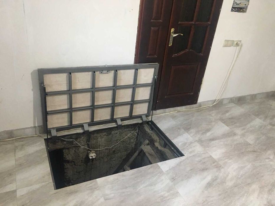 Напольный люк под плитку на газовых амортизаторах