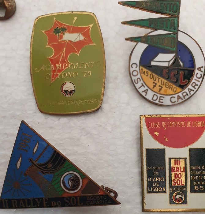 PINs / Alfinetes / Crachás / Emblemas muito antigos, de Campistas, CCL