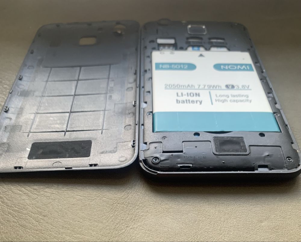 Телефон nomi i5012