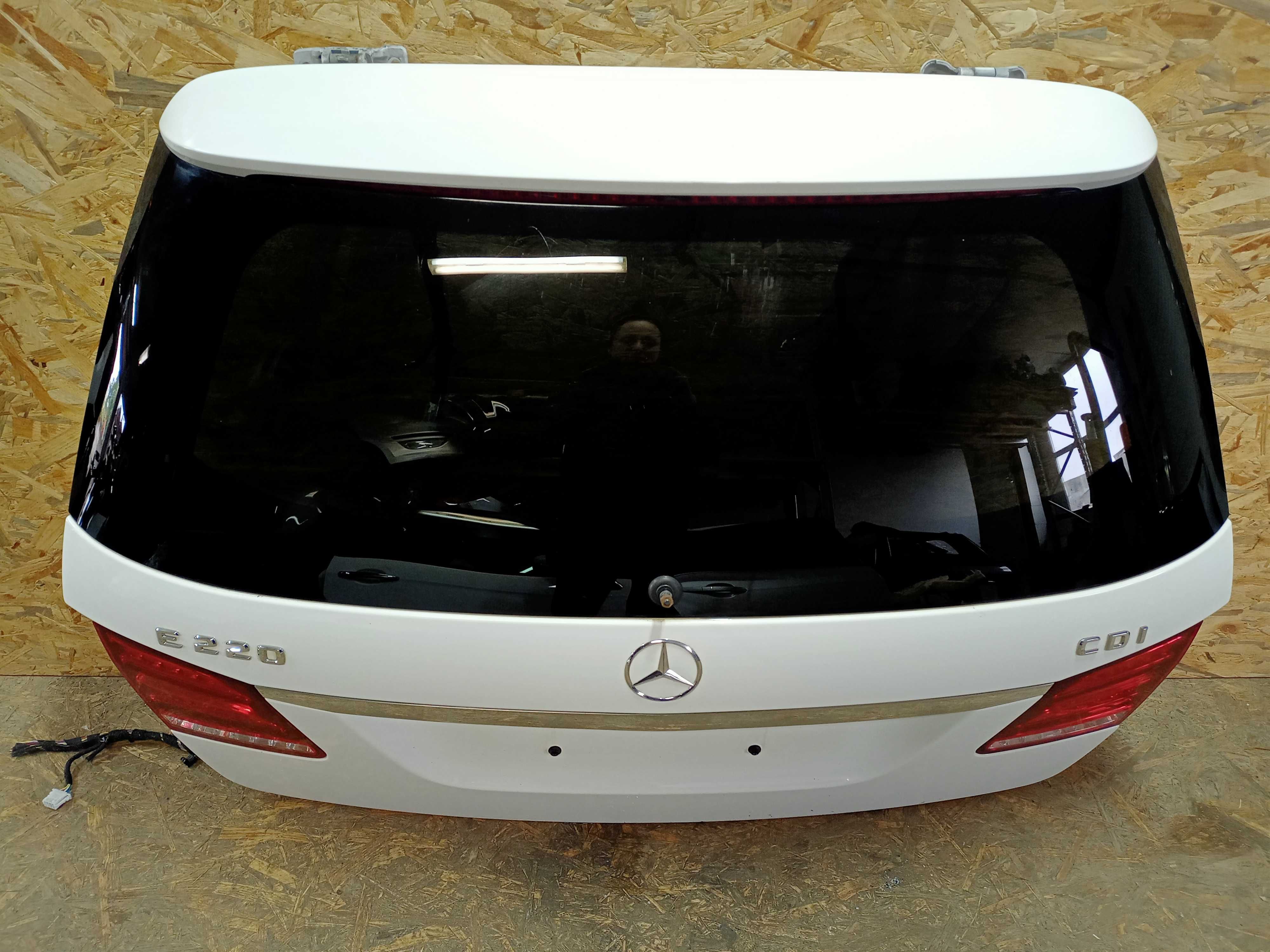Mercedes W212 FL lift kombi klapa bagażnika tył tylna C149 oryginał