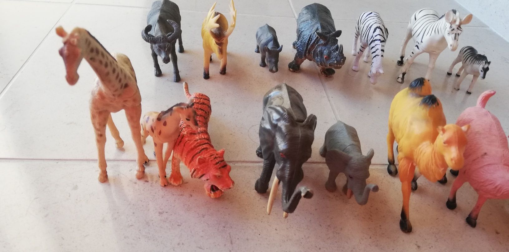 Conjunto de 17 animais selvagens