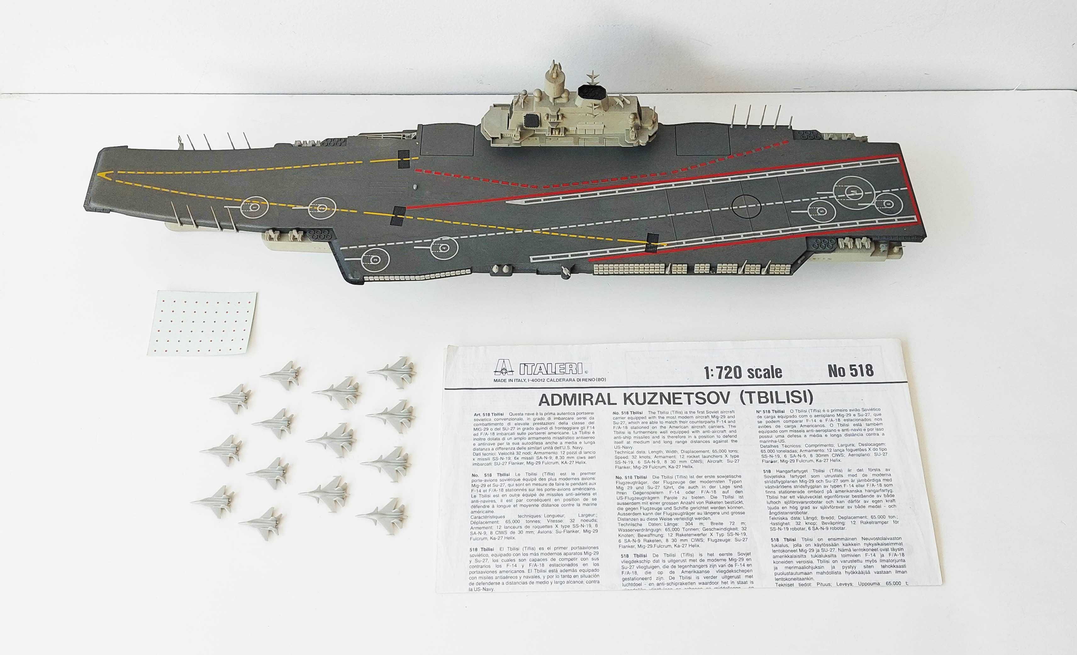 Kit montado de modelismo 1/720 do Porta-aviões Admiral Kuznetsov