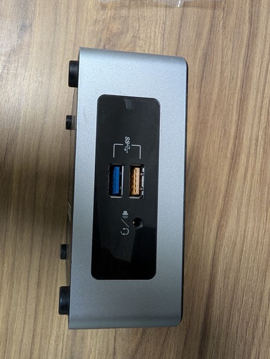 Intel NUC 500 GB HDD, 4 GB RAM, N3700