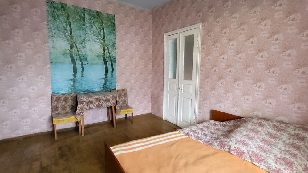 Здаю половину будинку