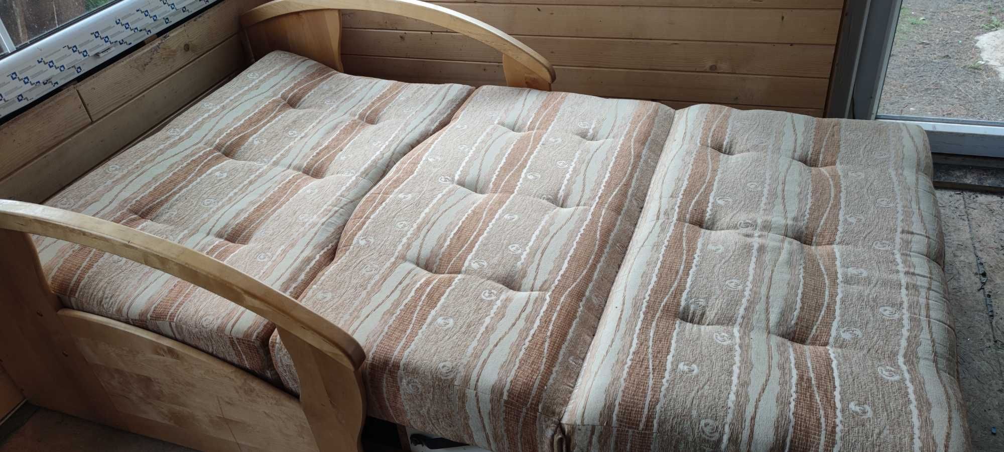 Fotel rozkładany do spania z pojemnikiem na pościel