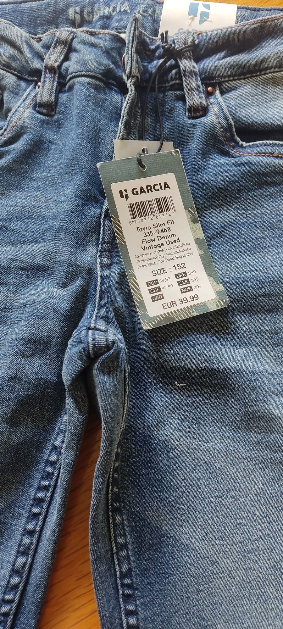 Roupa para rapaz (8 anos)