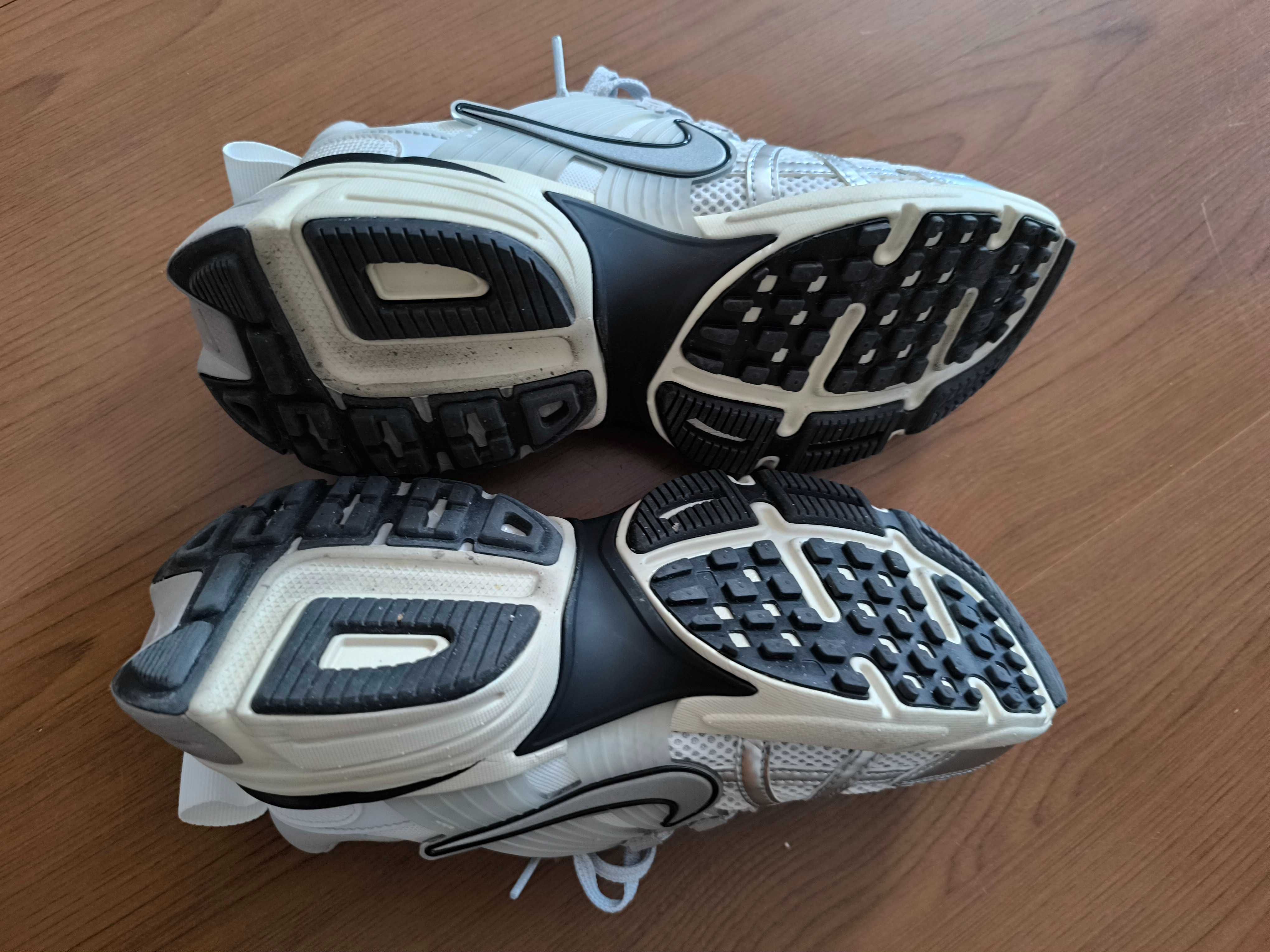 Tênis Nike V2K RN n° 40