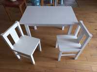 Zestaw stolik i dwa krzesełka ikea