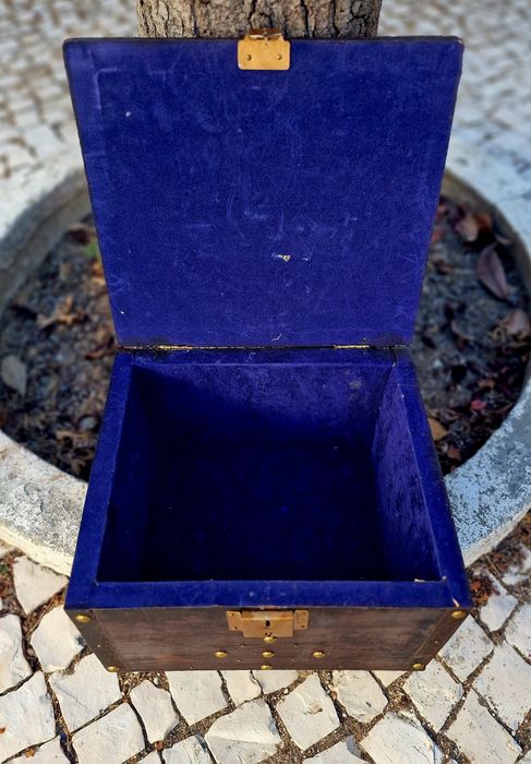 Caixa de madeira vintage