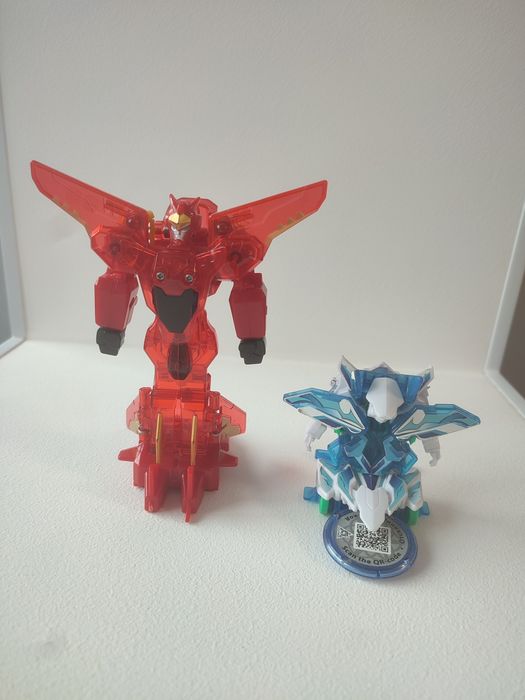 три трансформери роботи літак скрічер