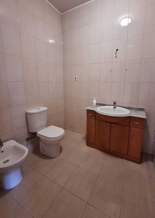 Arrenda-se Moradia T3