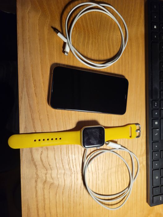 Zegarek smartwatch Iwatch SE 44mm + iphone 11 pro