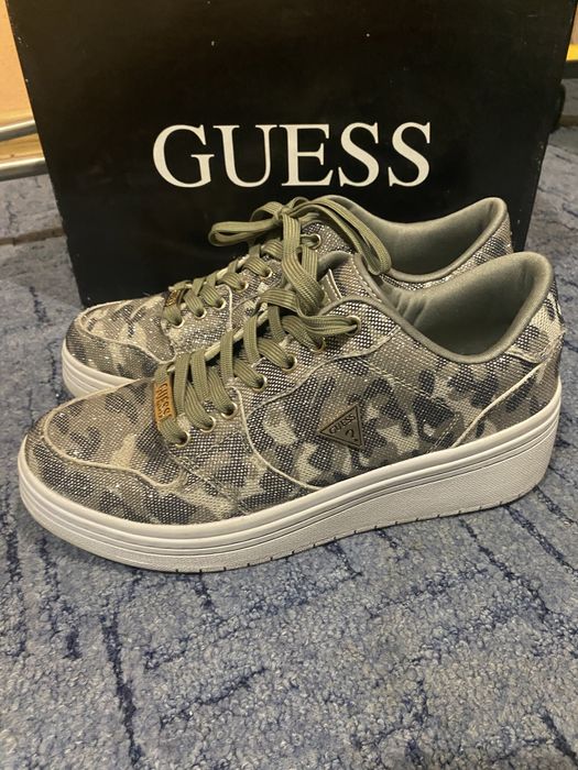 Коосівки GUESS орігінал 27,5 см устілка. Сумка у ПОДАРУНОК