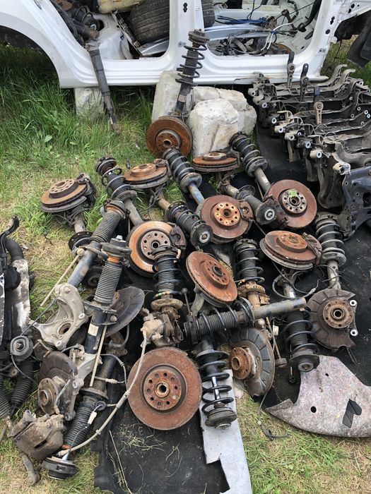 Поворотний кулак цапфа Passat b6 b7 CC Octavia a5 a7 Superb 2 3 Tiguan