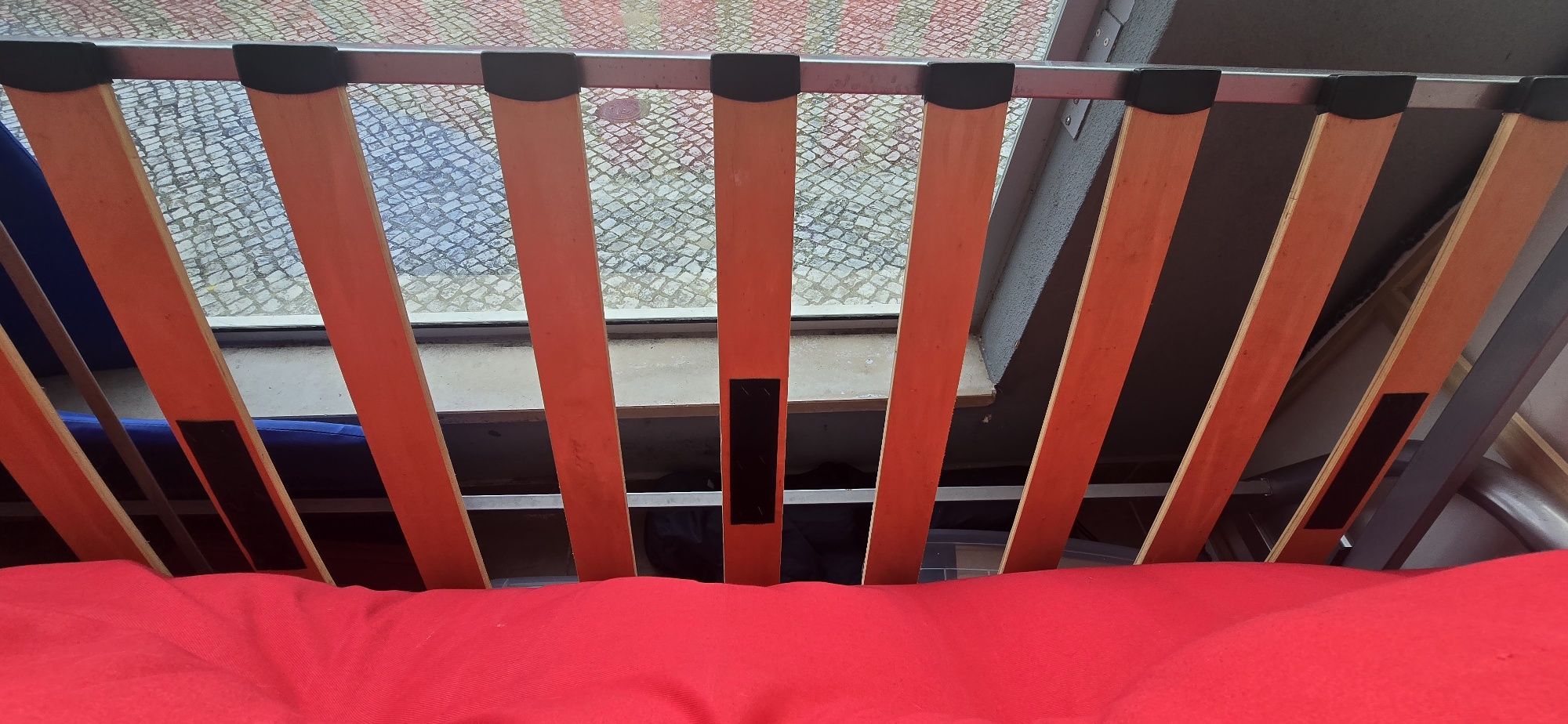 Sofá cama vermelho