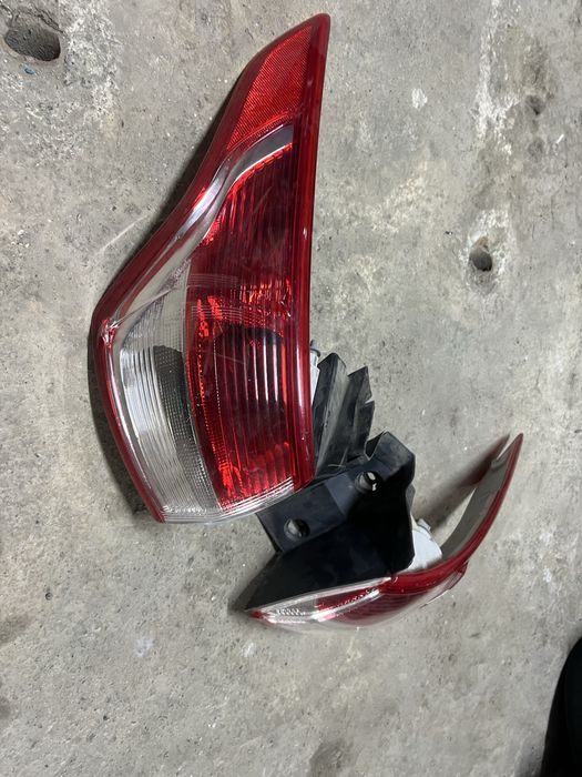Стоп задний фонарь Ford Escape