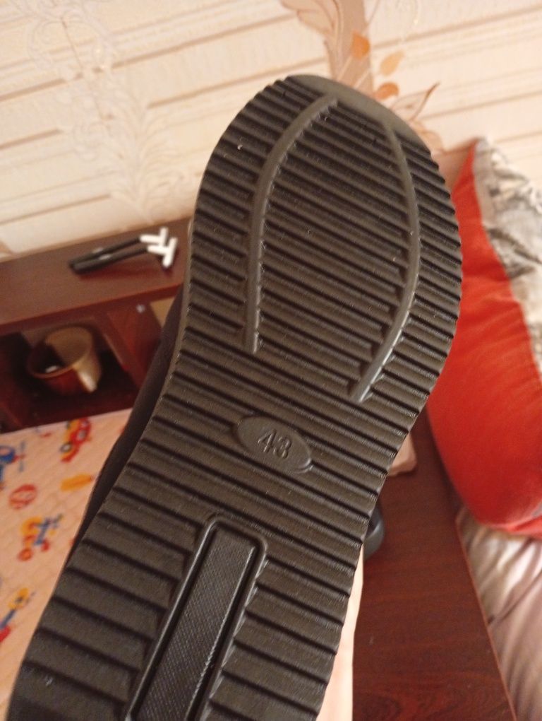 Чоловіче взуття 43р.