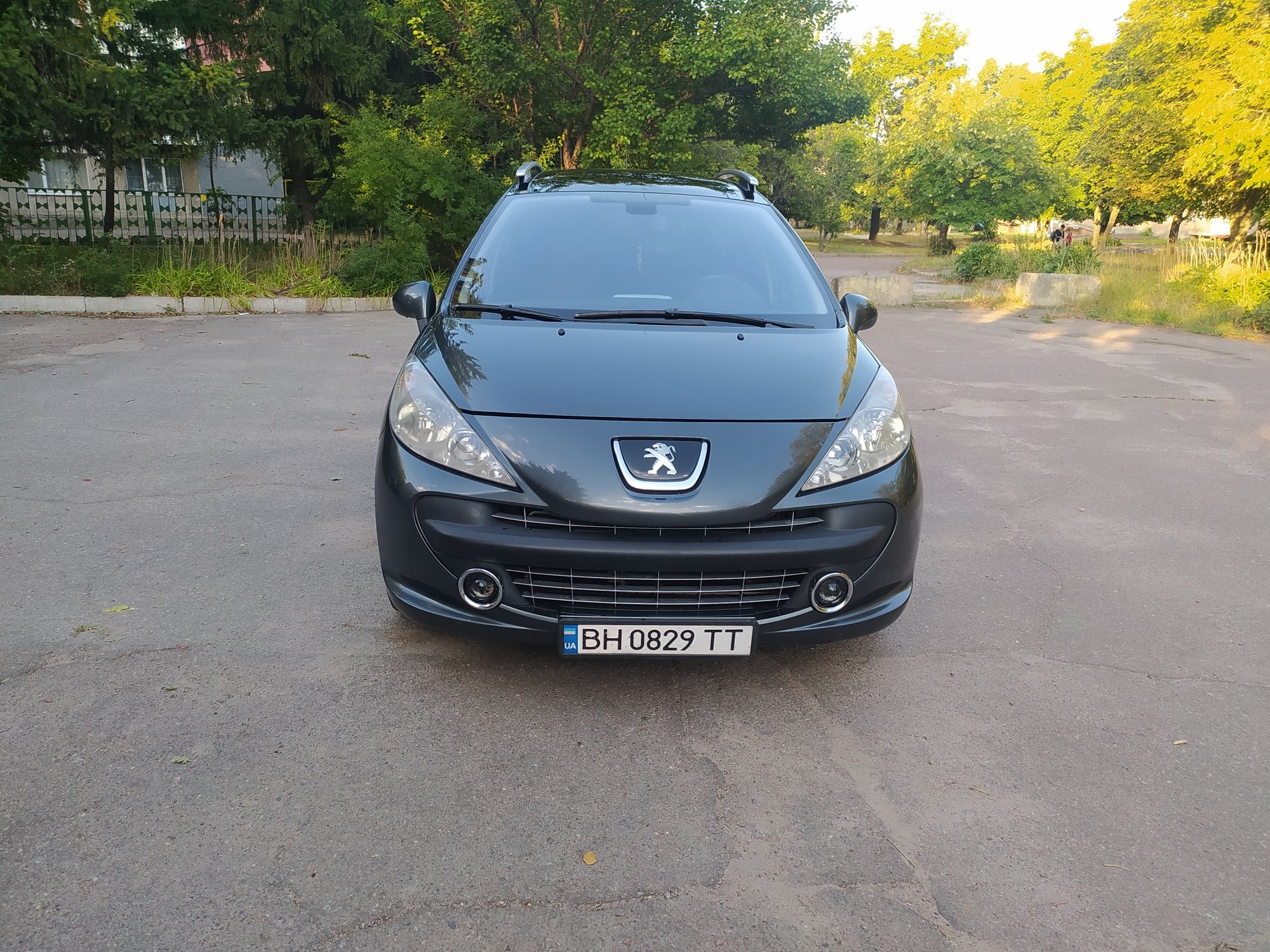 Продам Peugeot 207 sw 1.6 бензин