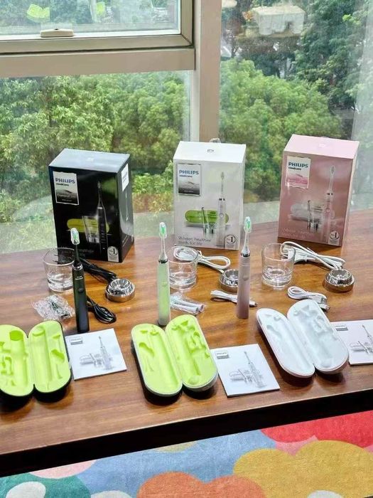 Електрична зубна щітка Philips Sonicare DiamondClean HX9352