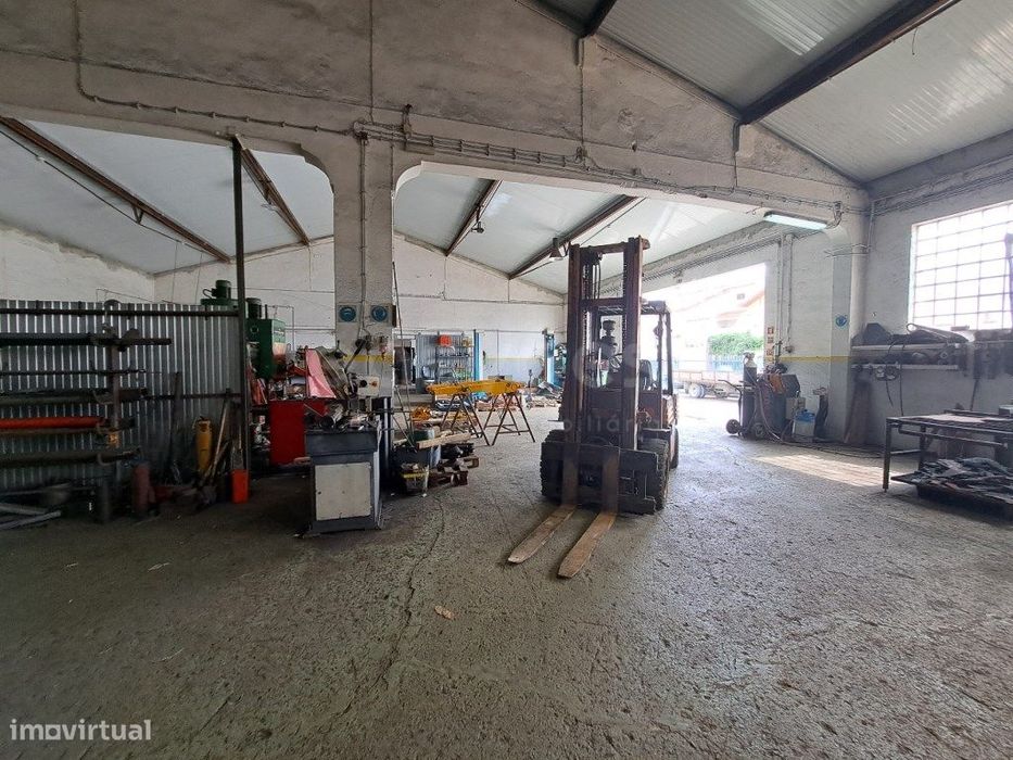 Serralharia localizada em zona de Industria no Alentejo