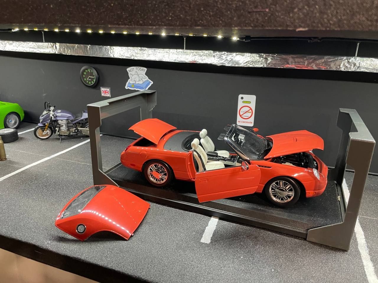 Модель автомобіля Ford Thunderbird Maisto 1:18