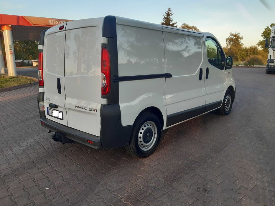 Opel Vivaro 2,0 CDTI 115 KM niski przeb. klima cały oryginał