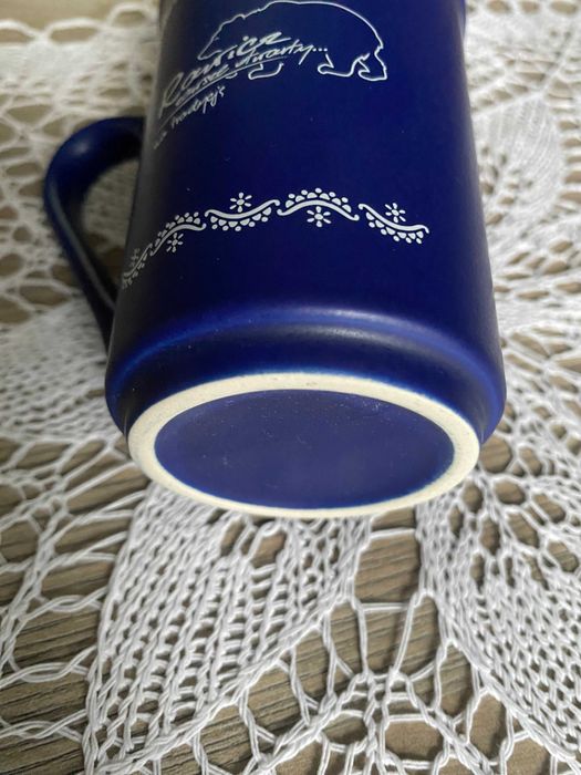 Kubek ceramiczny do kawy herbaty granatowy pamiątkowy Rawicz