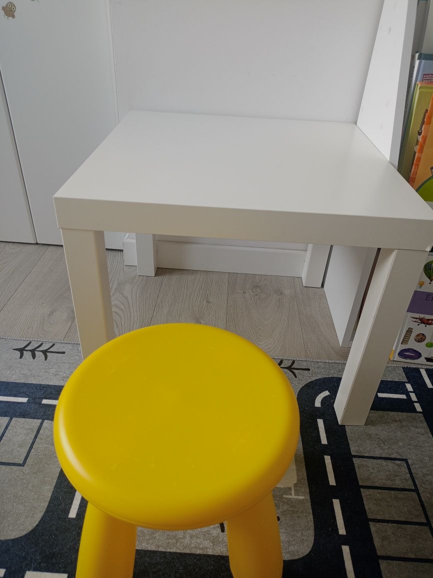 Stolik Ikea i taboret Ikea dla dzieci