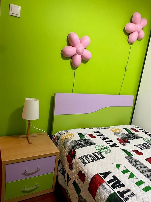 Cama  arrumação+mesa de cabeceira