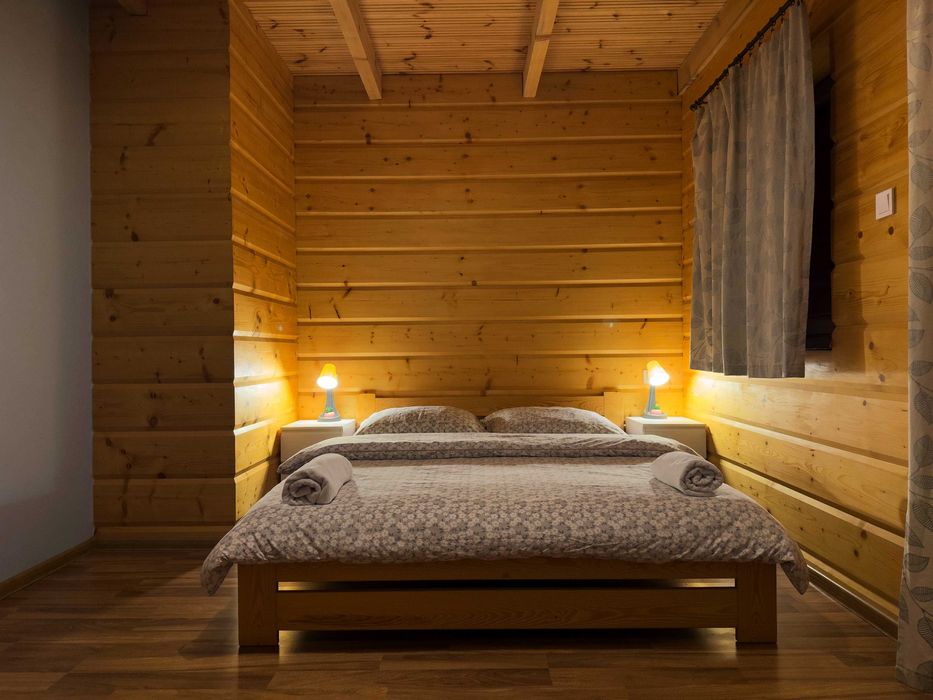 Chata Wilka Bieszczady Domek  3 sypialnie - 97m2 - 8 os Balia z Gorącą