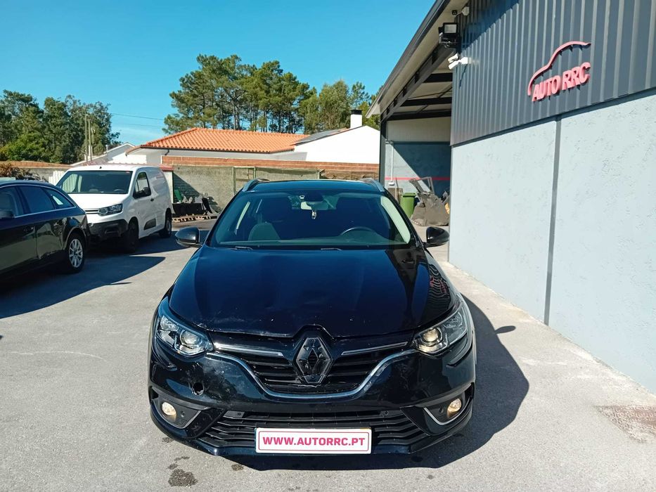 Renault Megane Sp. Tourer 1.5 Bluedci Limited c/IVA (pequeno sinistro)