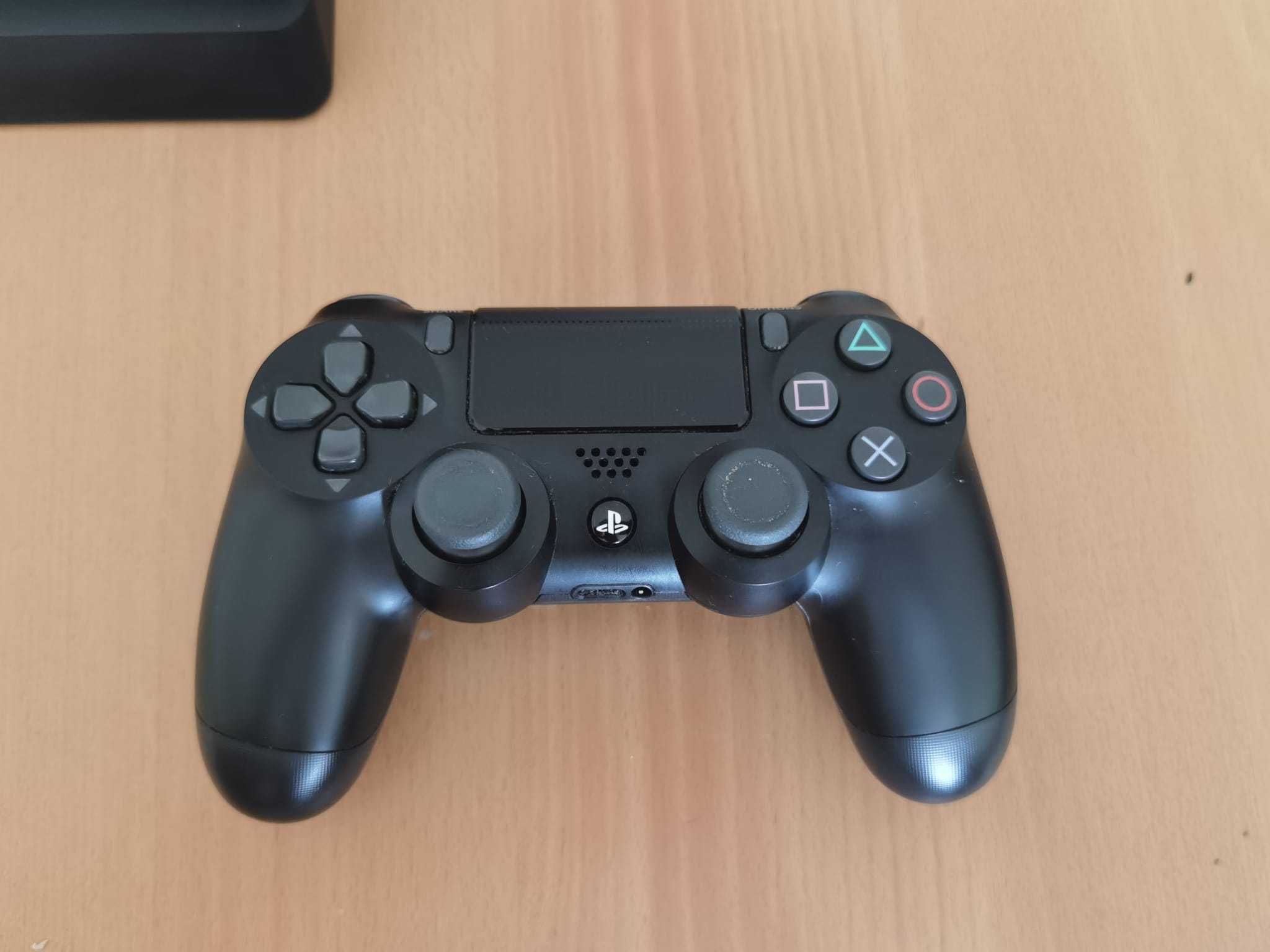 Playstation 4 SLIM 1TB + Comando ps4 e jogo (COMO NOVA)