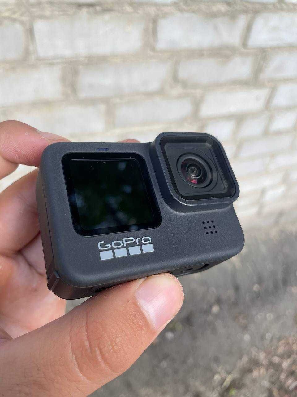 Екшн камера GoPro HERO9 Black в ідеальному стані та з комплектом