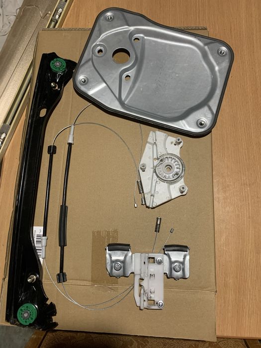 Склопідіймач шкода фабія 2