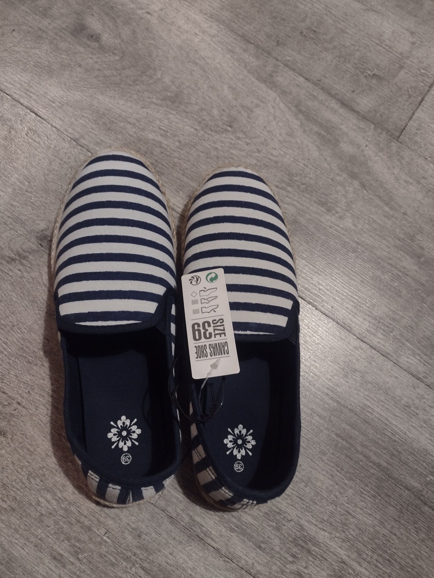 Wygodne espadryle rozmiar 39 nowe