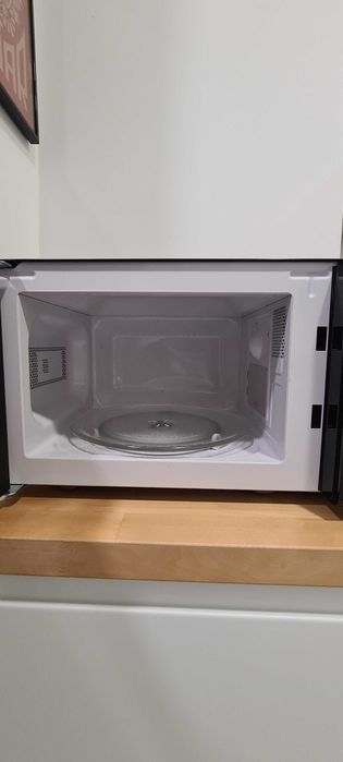 Microondas FLAMA 1 ano de uso 50€