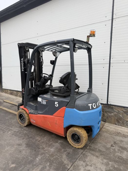 Toyota 8FBMT18 TRIPLEX 4.70 m Elektryk pod obrotnice