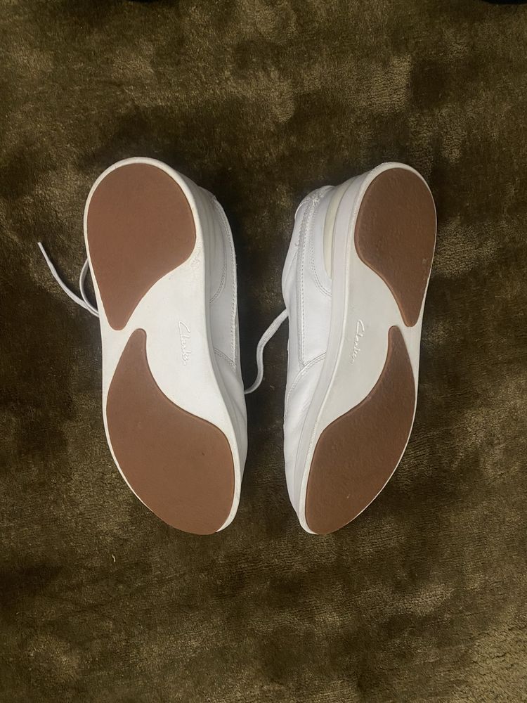 Sapatilhas Clarks novas 45
