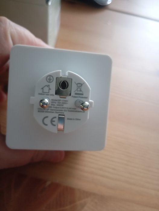 Kostka zasilająca rozdzielacz