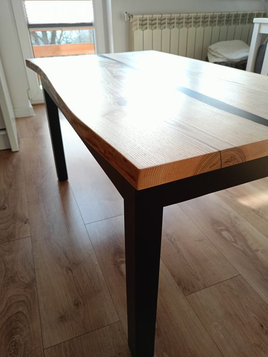 Stolik kawowy jesionowy