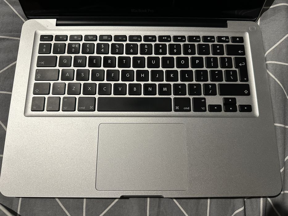 MacBook Pro (13,3”)