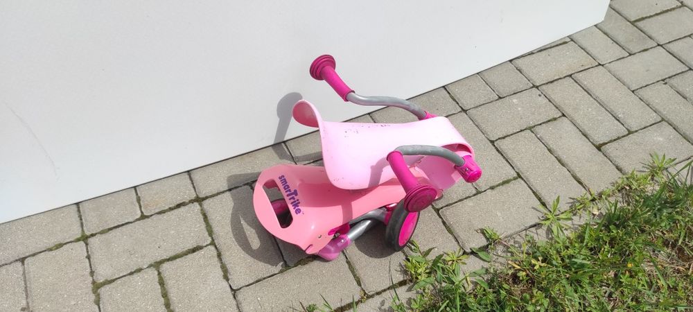 Jeździk, chodzik różowe coś składane :)