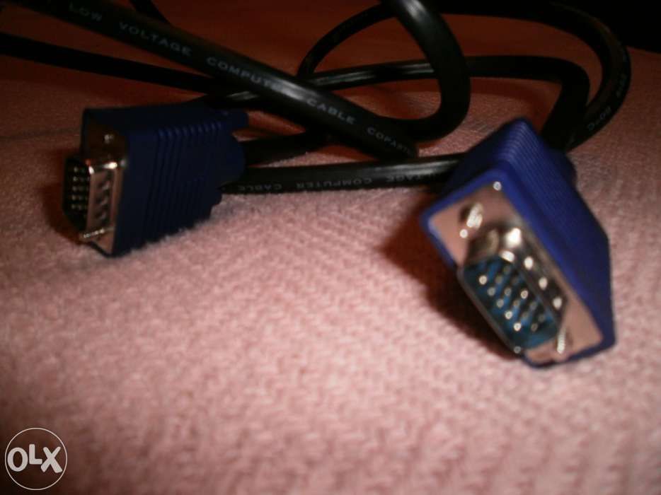 Cabos stereo em y e cabo SVGA macho